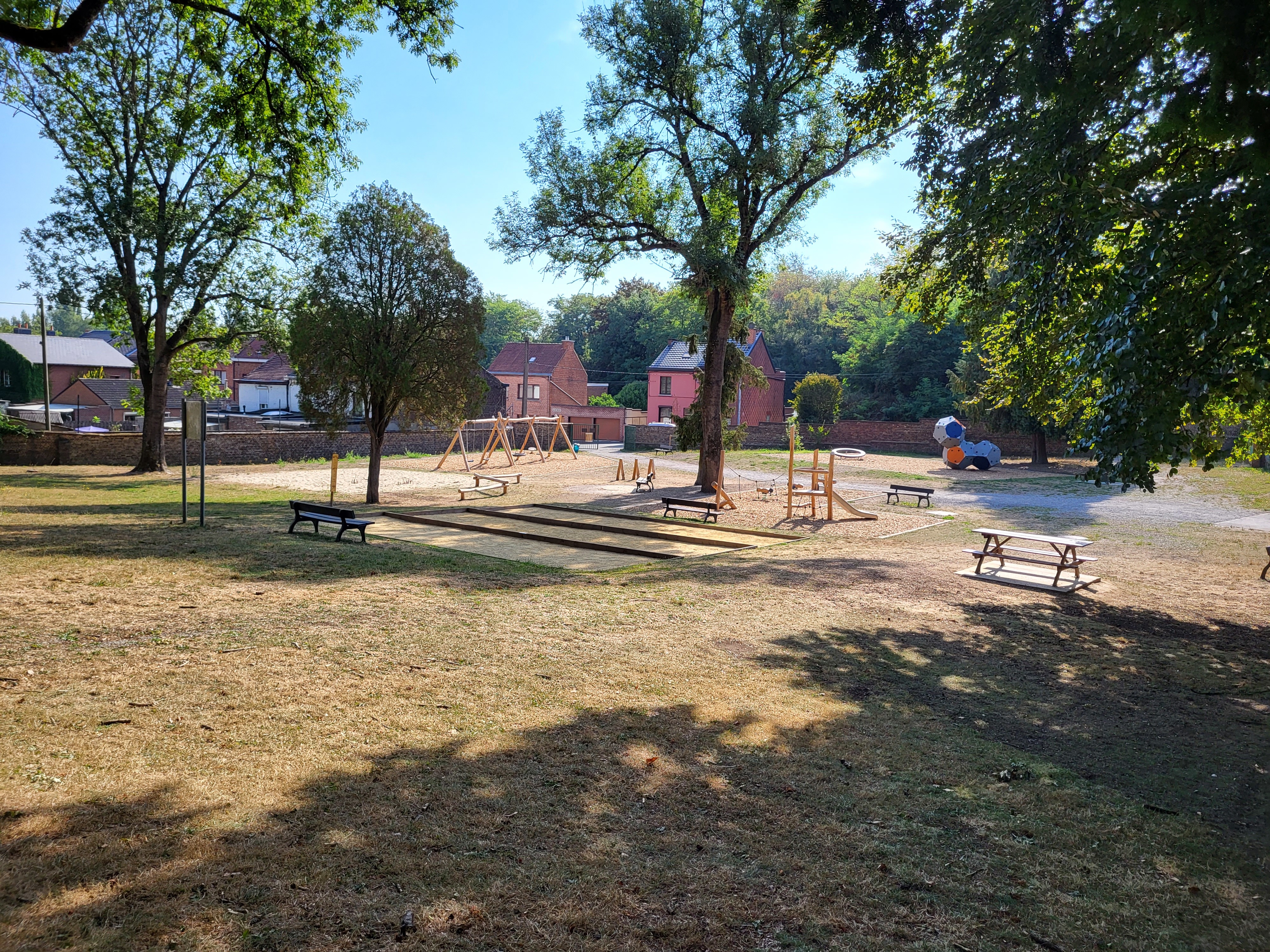 Cet immense parc de jeux pour enfants se trouve à seulement 30